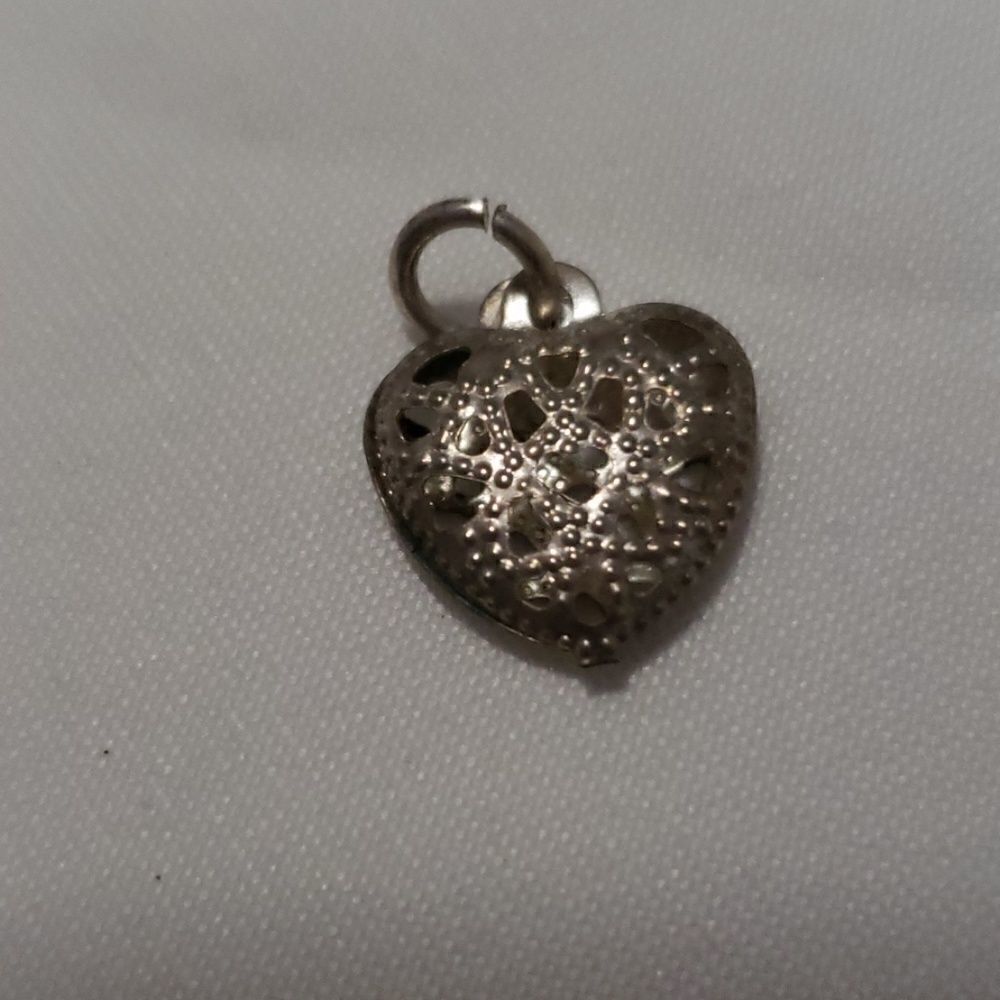 Several loose pendants/ butterfly turtle heart - Picture 6 of 6